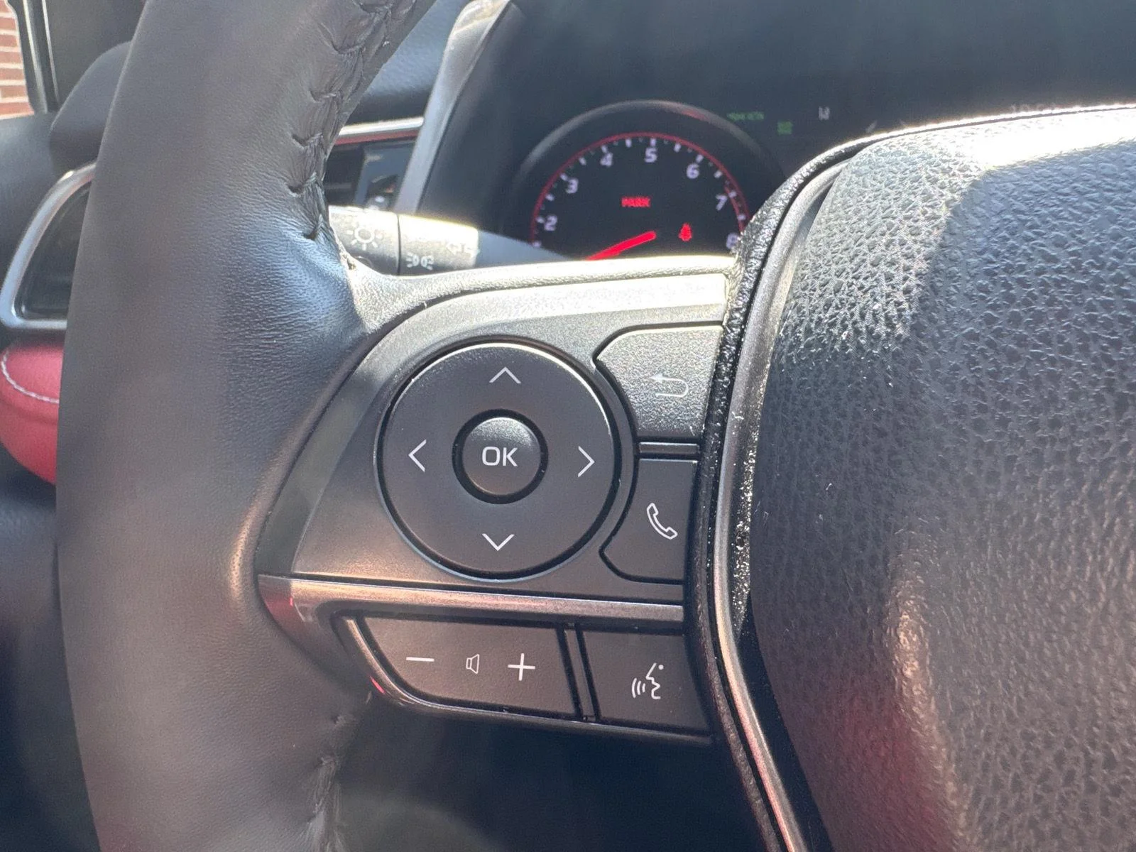 Used 2022 Wind Chill Pearl Toyota XSE image 13