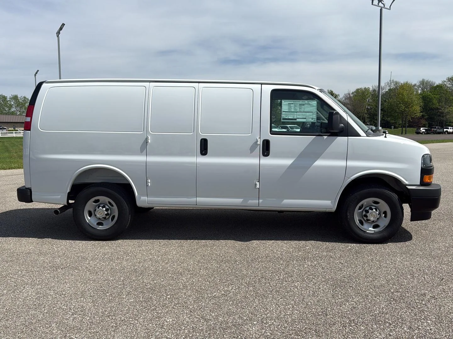 2026 Chevrolet Express Cargo Work Van - Photo 7