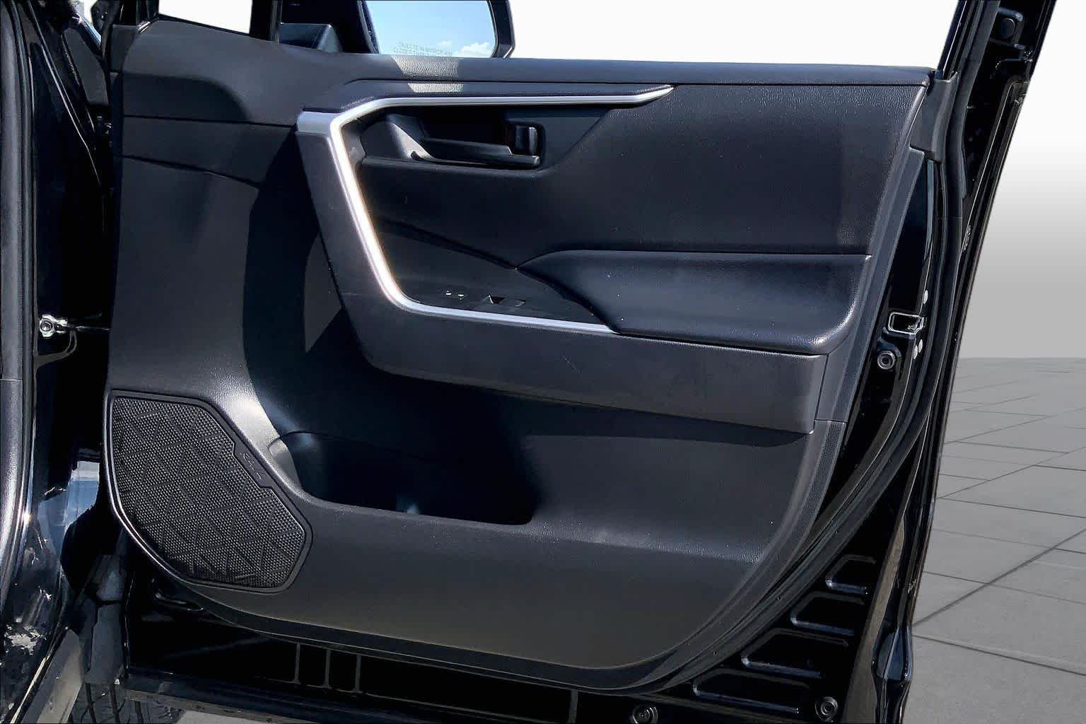 Used 2025 Midnight Black Metallic Toyota LE image 22