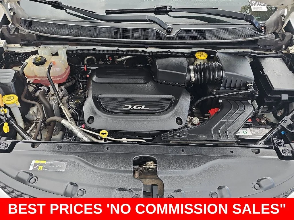 Used 2018 White Chrysler Touring L image 32