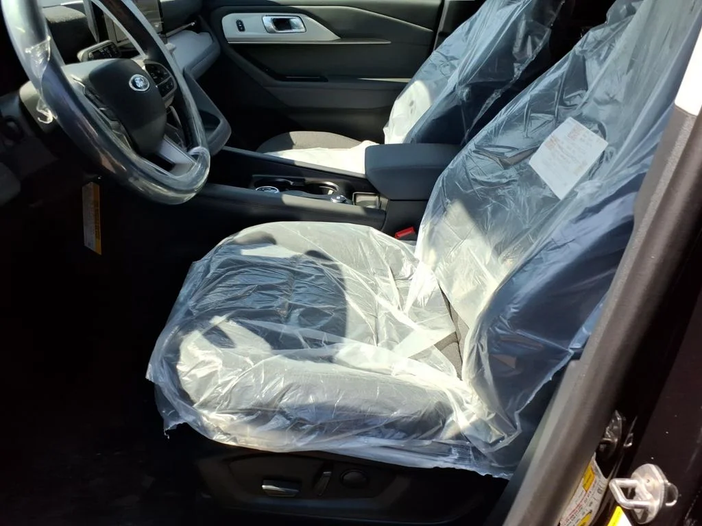 New 2026 Agate Black Metallic Ford Active image 13