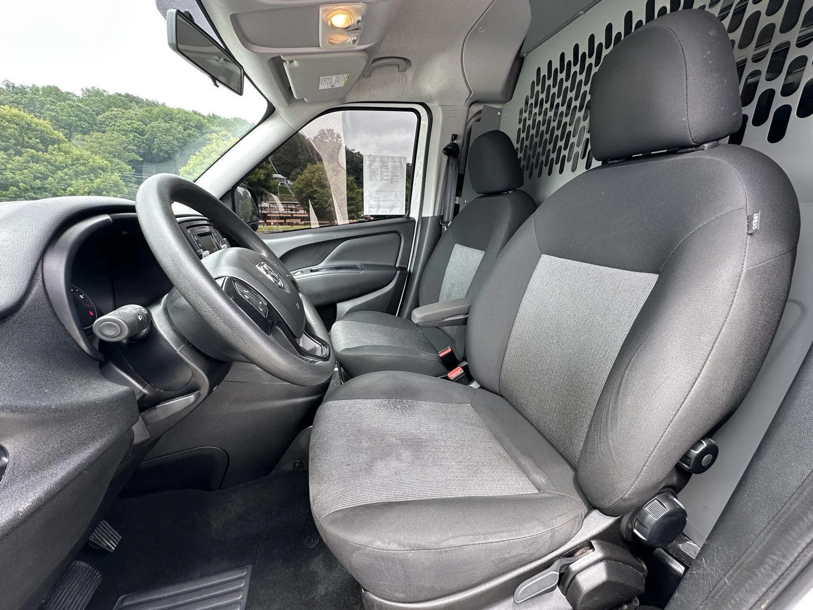 Used 2022 Bright White Ram Tradesman image 9