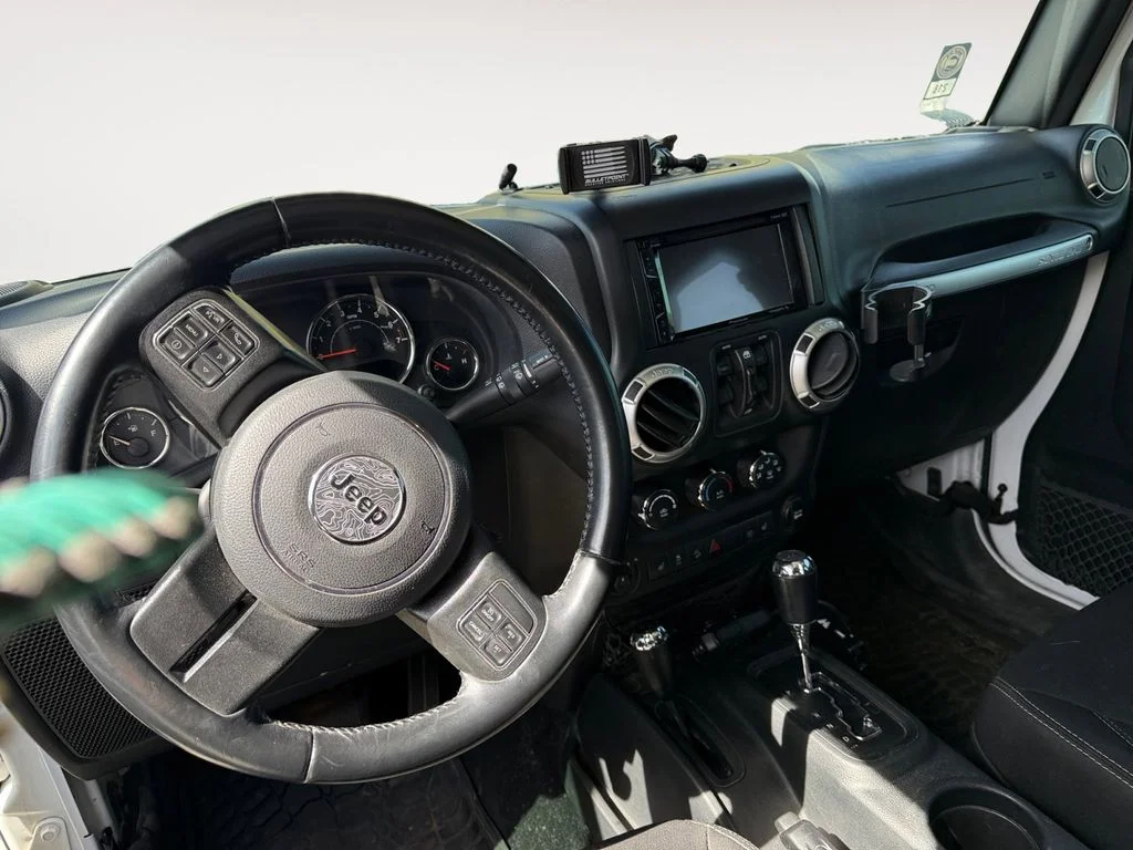 Used 2018 White Jeep Unlimited Rubicon image 8