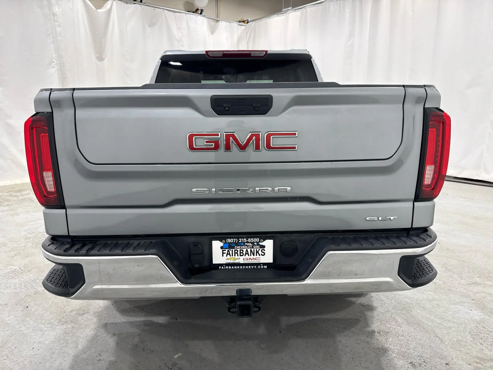 Certified Used 2024 Sterling Metallic GMC SLT image 4