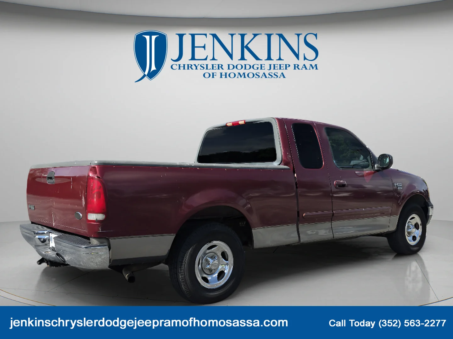 Used 2003 Red Ford  image 4