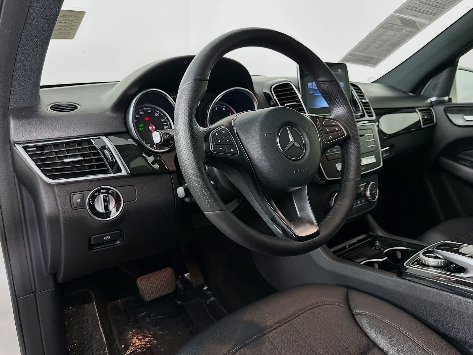 Used 2018 White Mercedes-Benz GLE 350 image 9