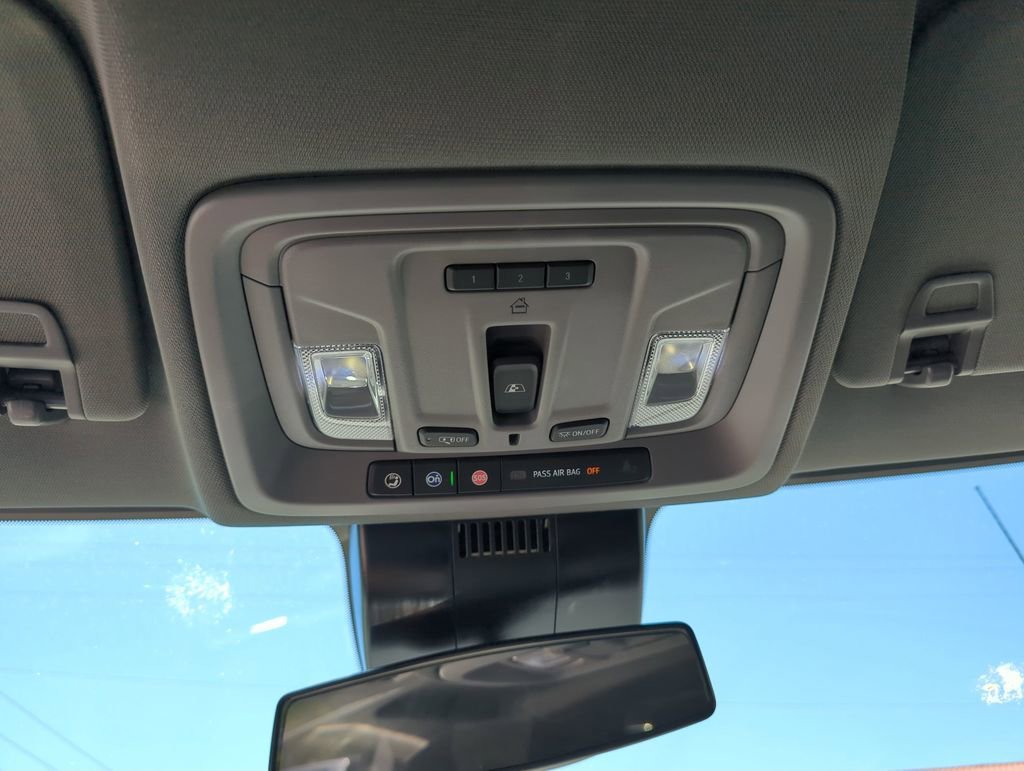 New 2026 Sterling Metallic GMC Elevation image 25