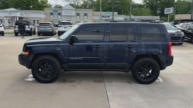 Used 2016 Blue Jeep Sport image 6