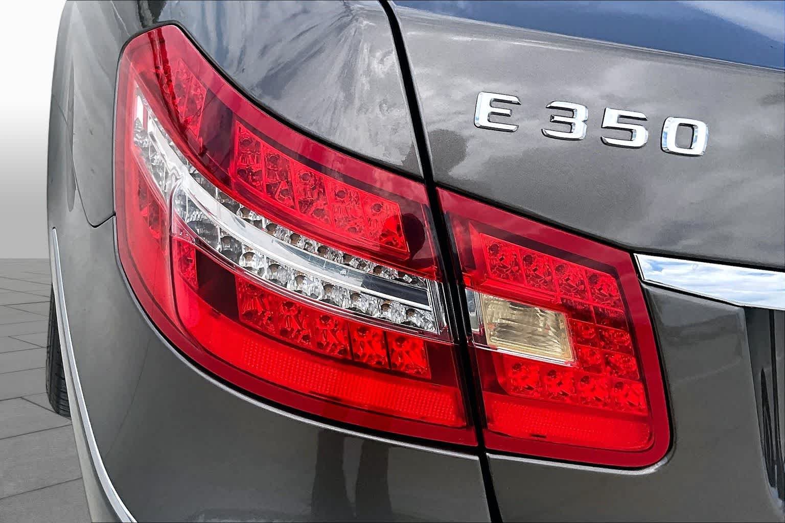 Used 2013 Indium Grey Metallic Mercedes-Benz E 350 Luxury image 24