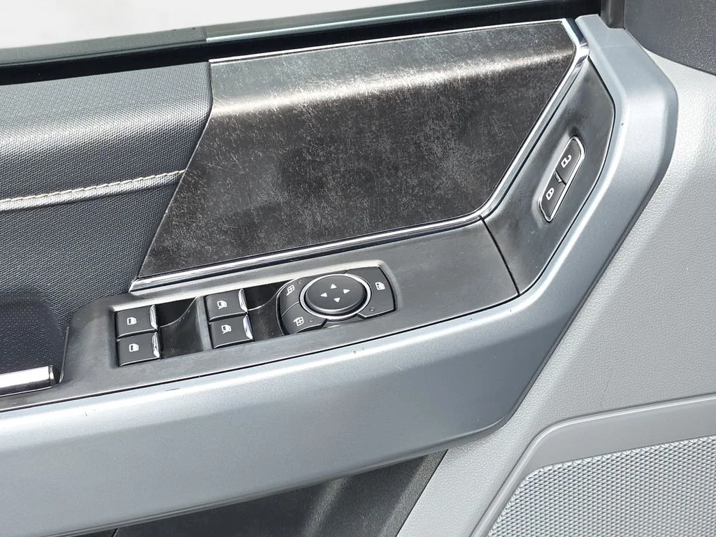 Certified Used 2023 Oxford White Ford XLT image 25