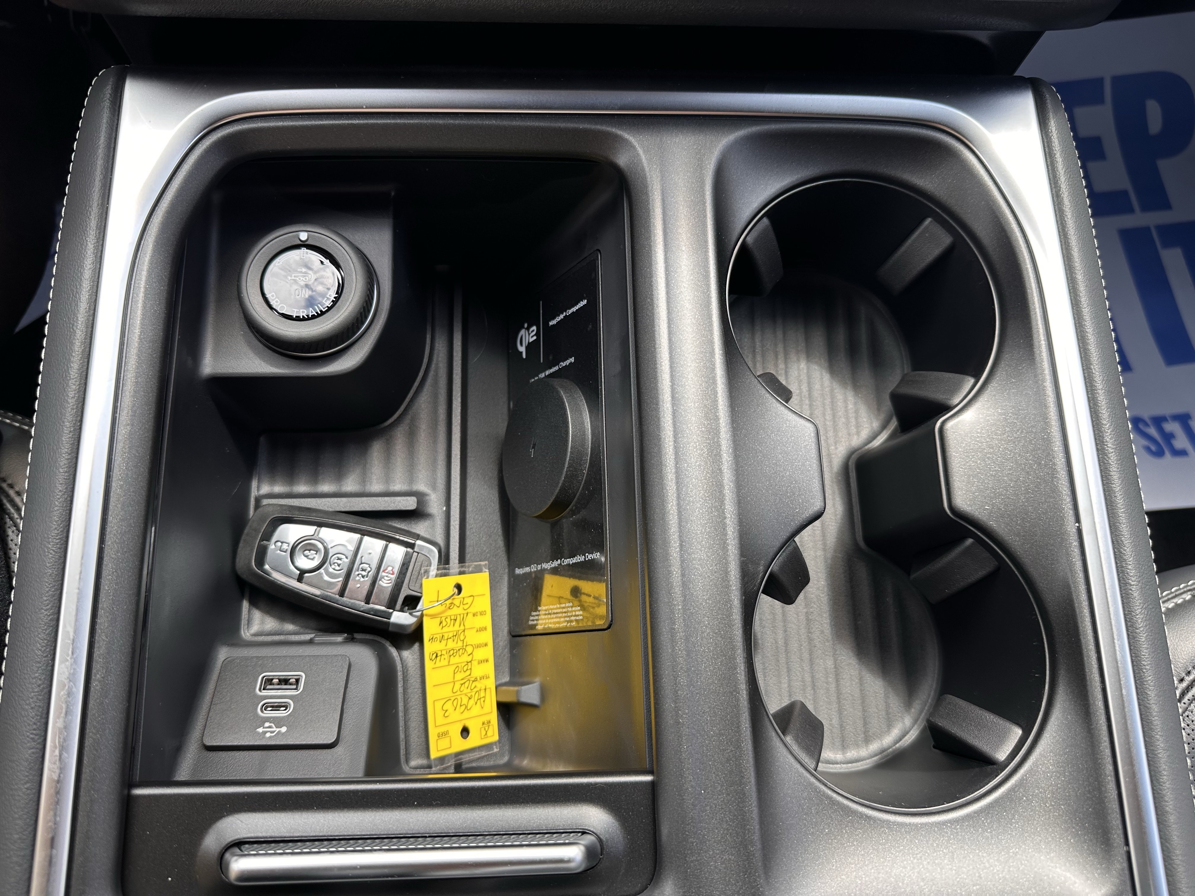 New 2027 Marsh Gray Ford MAX Platinum image 31