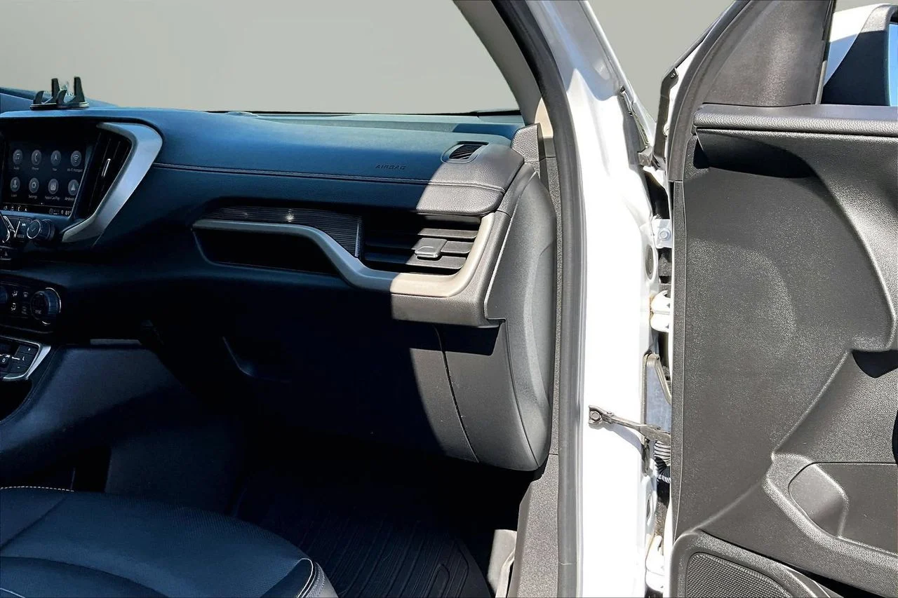 Certified Used 2022 White GMC Denali image 18