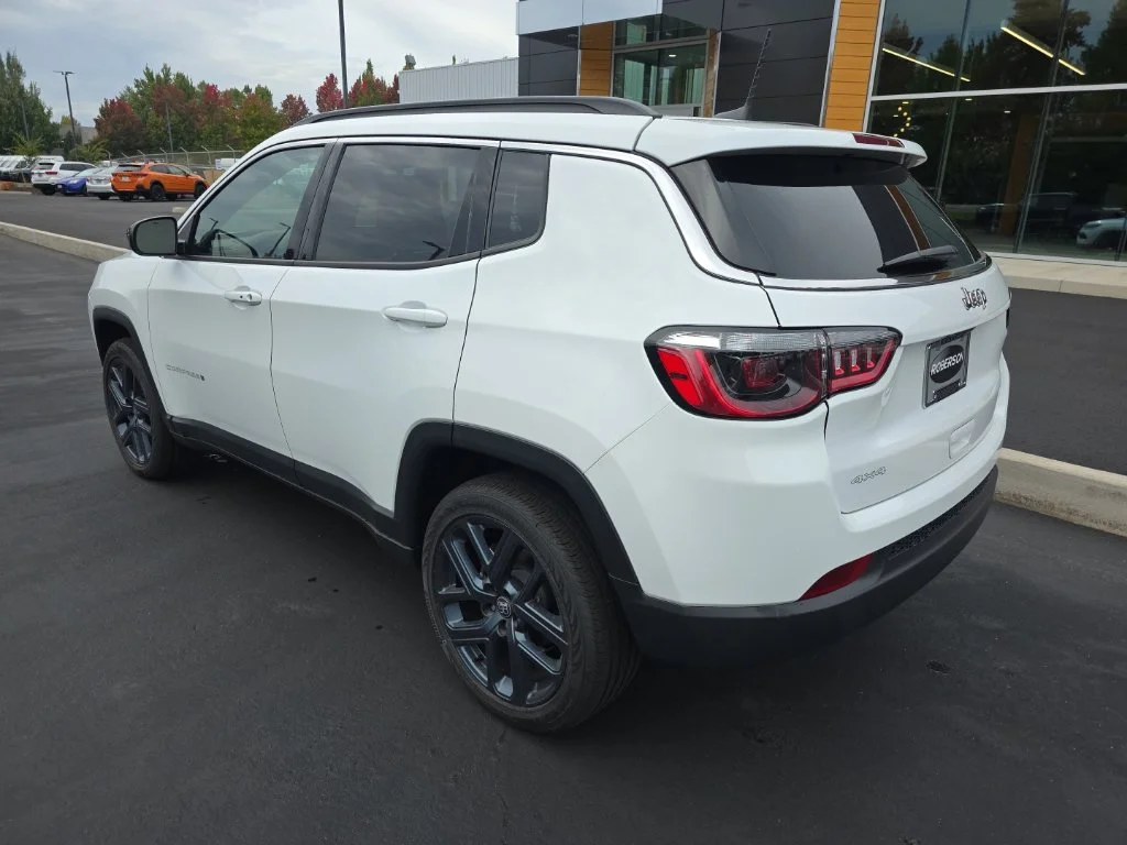New 2026 Bright White Clear-Coat Exterior Paint Jeep  image 3