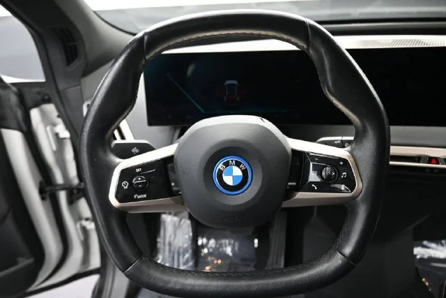 Certified Used 2024 White/off-white BMW xDrive50 image 13