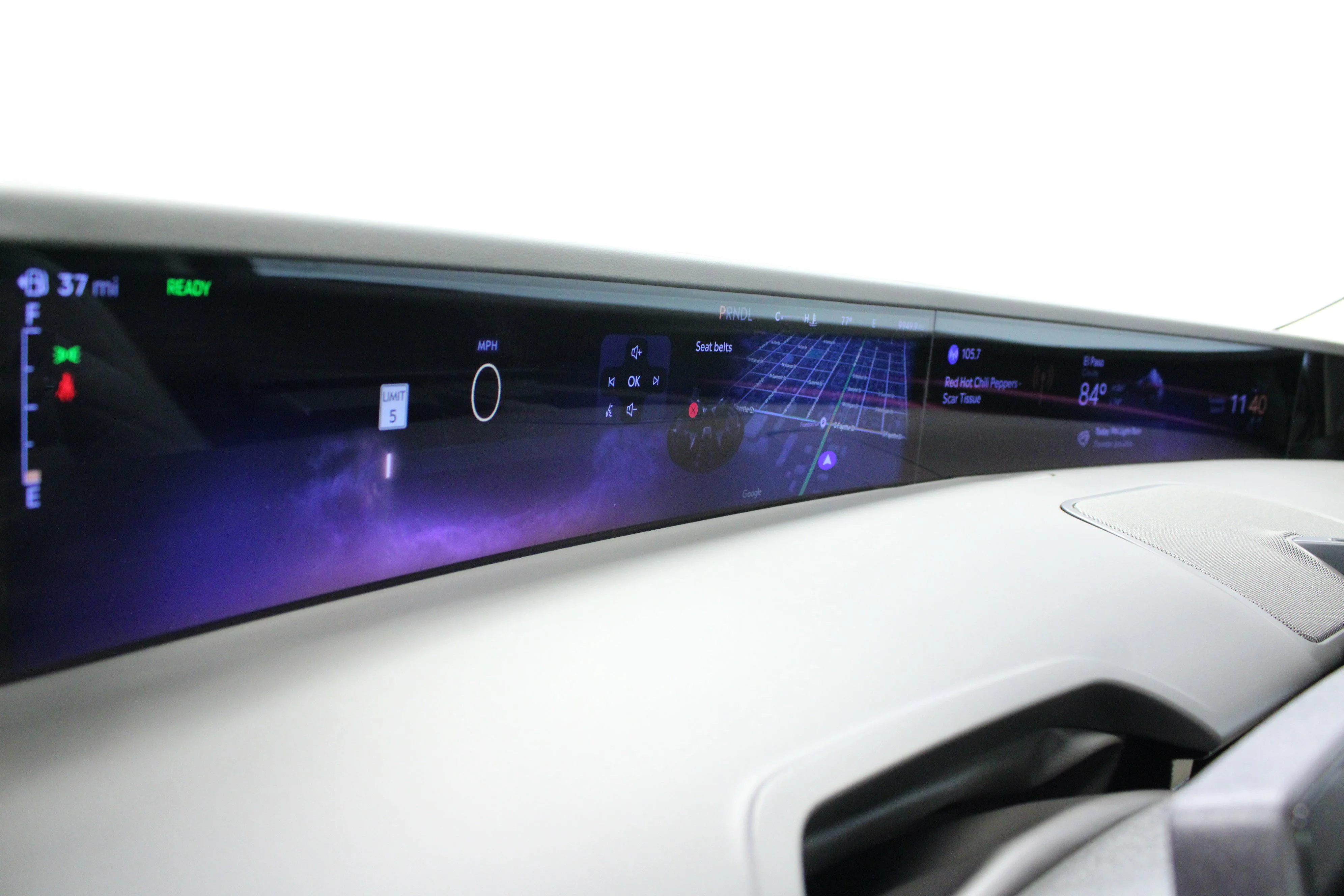 Used 2025 White Platinum Clearcoat Metallic Lincoln Premiere image 24