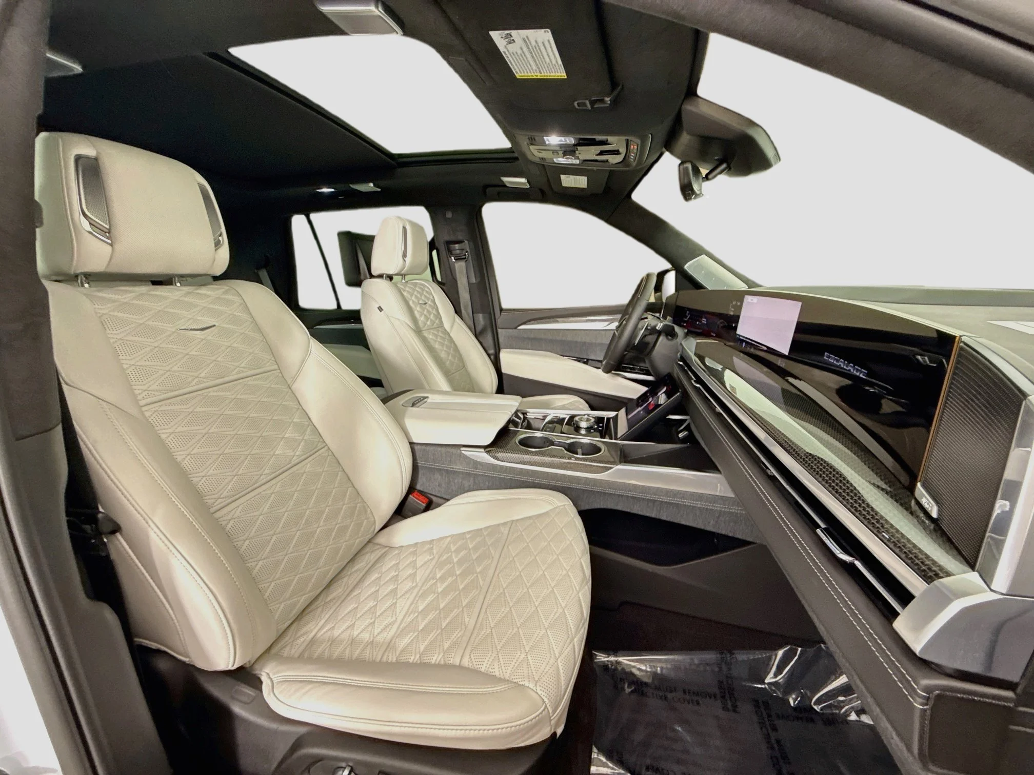 Used 2026 Vibrant White Tricoat Cadillac V-Series image 34