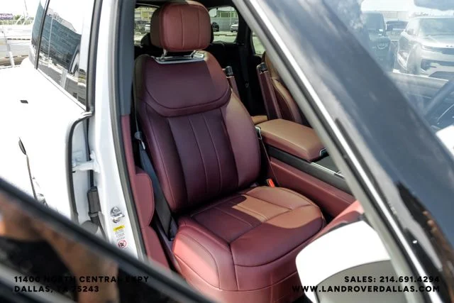 New 2026  Land Rover SE image 37