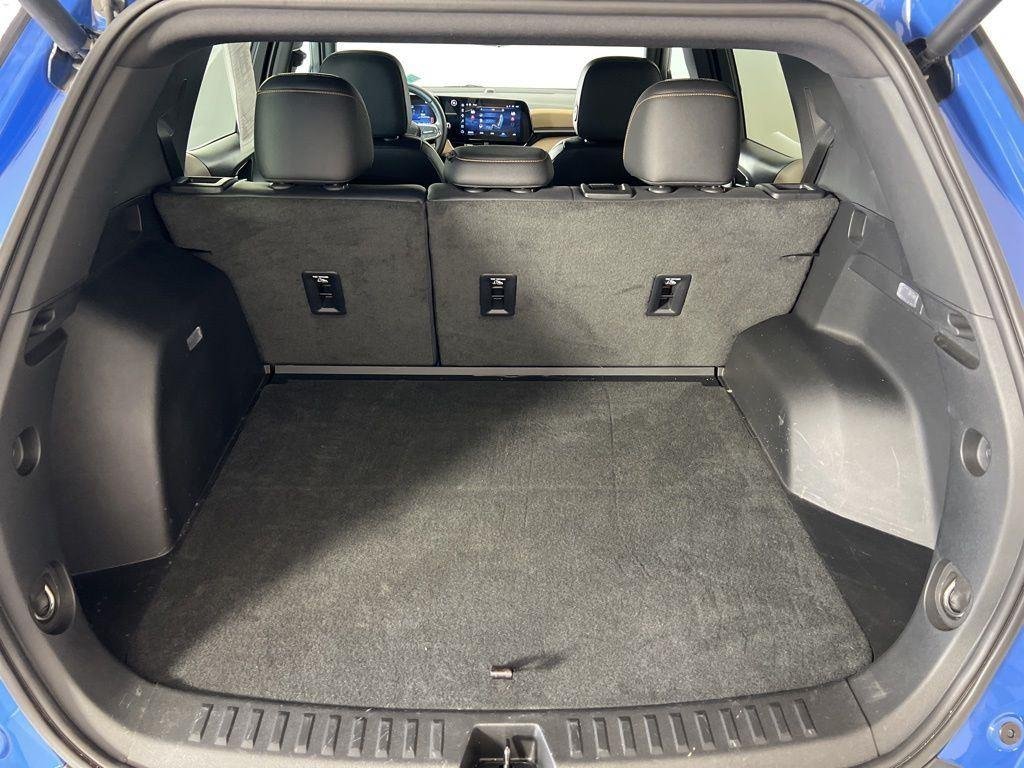 Used 2025 Blue Metallic Chevrolet ACTIV image 22