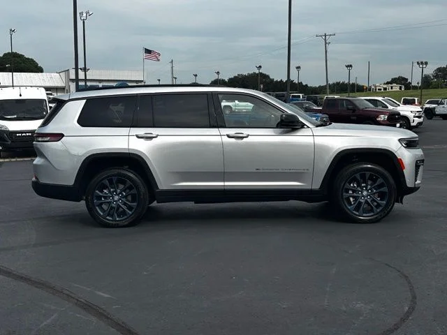 New 2026 Silver Jeep  image 8