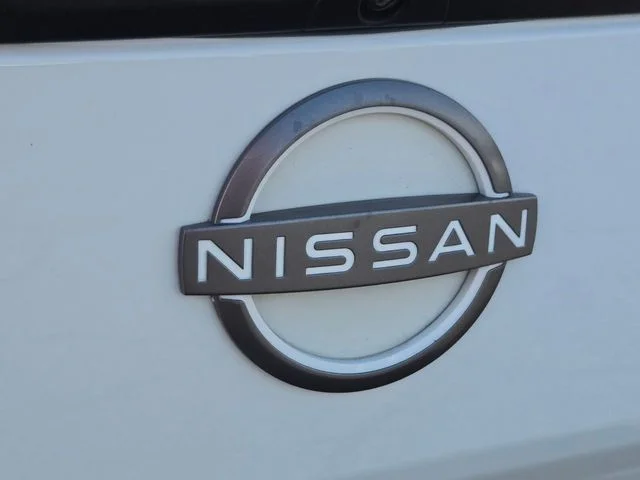 Used 2022 White Nissan S image 15