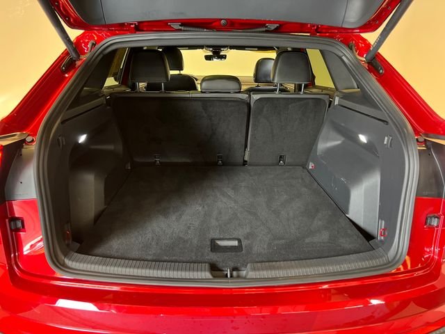 Used 2024 Red Volkswagen 2.0T SE w/Technology image 5