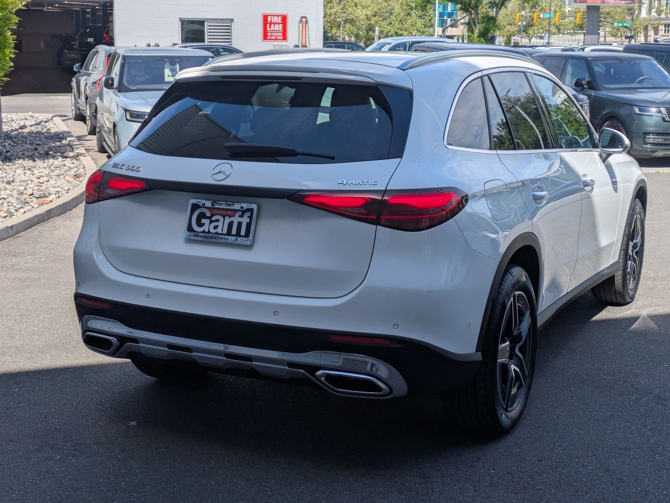 New 2026 Polar White Mercedes-Benz GLC 300 image 3