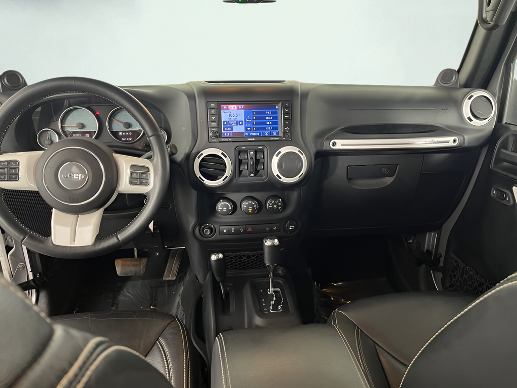 2014 Jeep Wrangler Unlimited Sahara - Photo 17