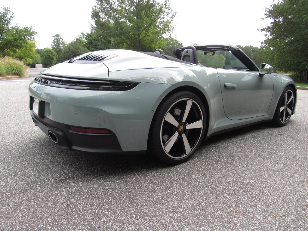 2025 Porsche 911 - Photo 8