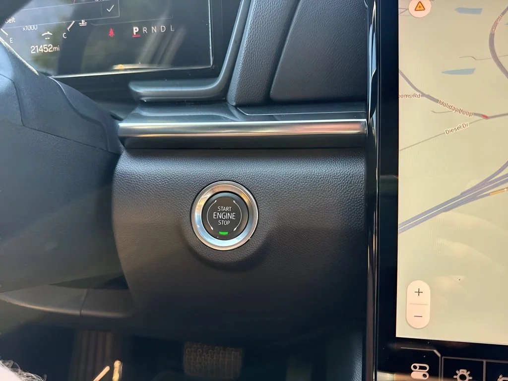Used 2026 Summit White GMC Elevation image 22