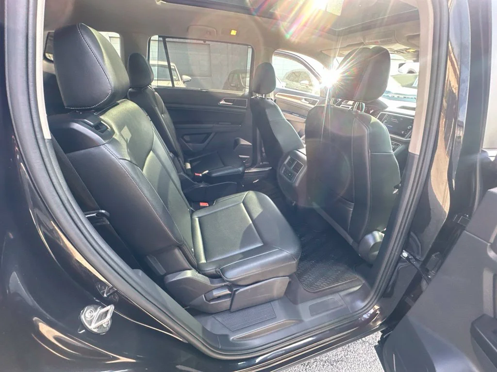 Used 2019 Black Volkswagen 3.6L V6 SE image 30