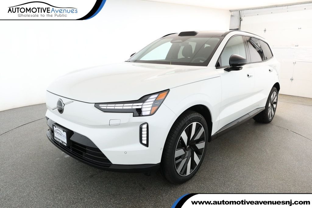 2025 Volvo EX90 Plus