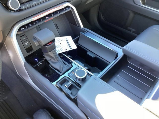 2025 Toyota Tundra Platinum - Photo 29