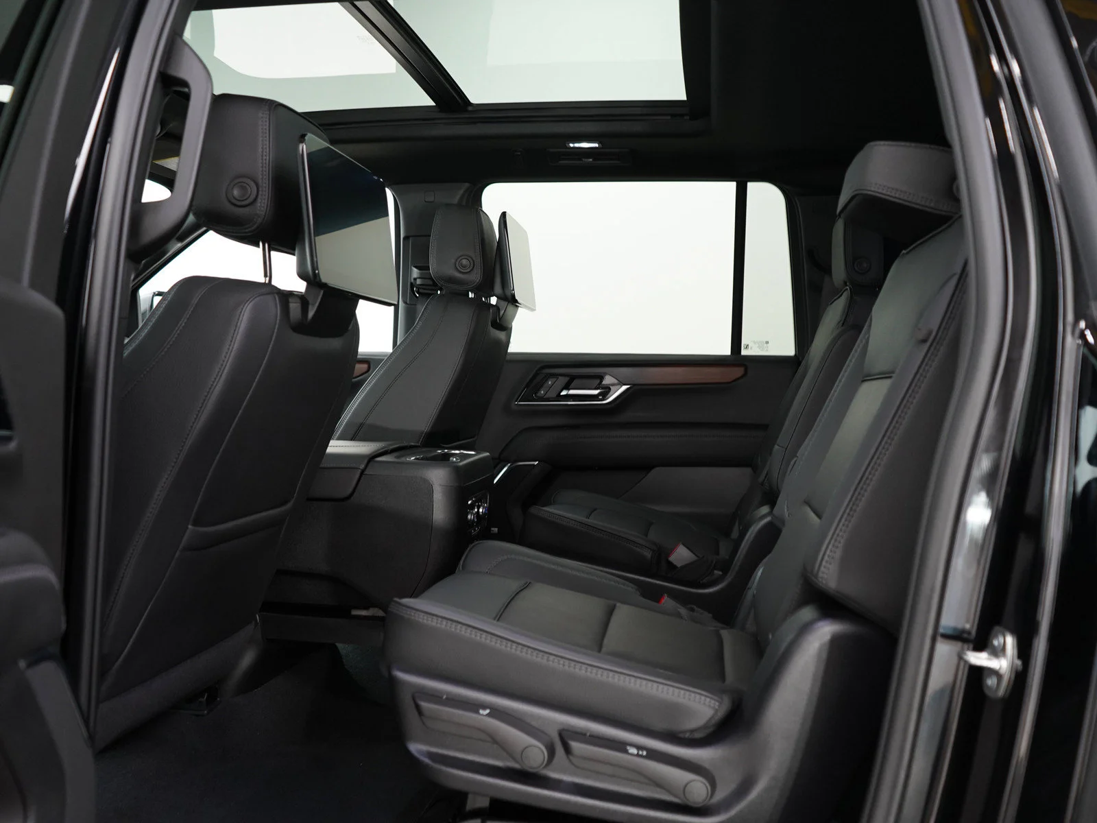 Used 2025  GMC Denali image 20