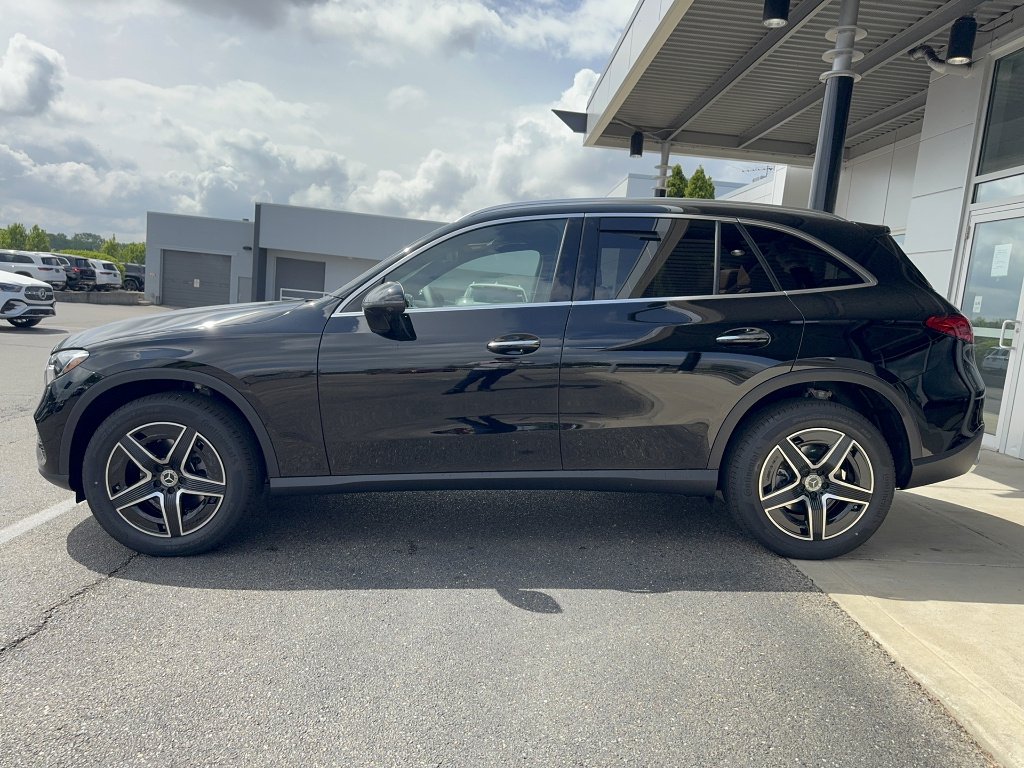 New 2026 Black Mercedes-Benz GLC 300 4MATIC® image 2