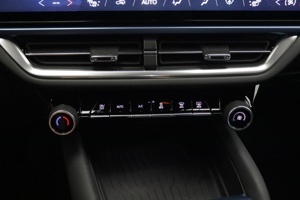 2024 Chevrolet Equinox EV LT - Photo 33