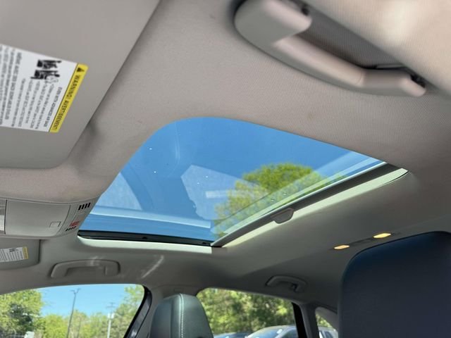 Used 2019 Gray Volkswagen SEL Premium image 4