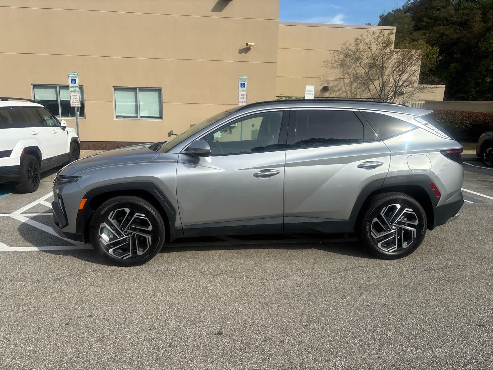 Certified Used 2025 Shimmering Silver Hyundai Limited image 4