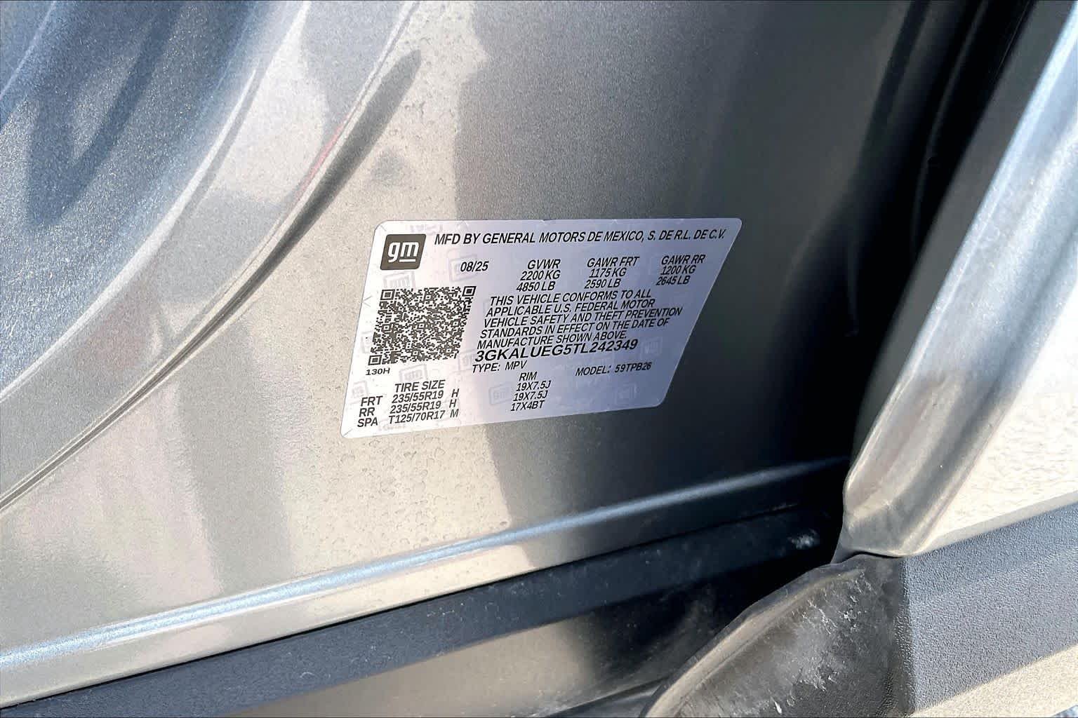 Used 2026 Sterling Metallic GMC AWD Elevation image 34