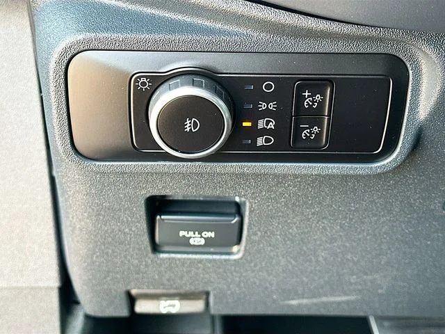 Used 2025 Gray Ford Badlands image 10