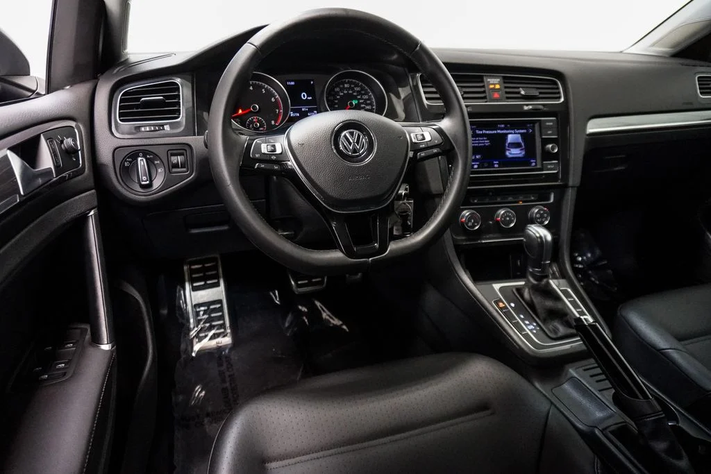 Used 2019  Volkswagen TSI S image 16
