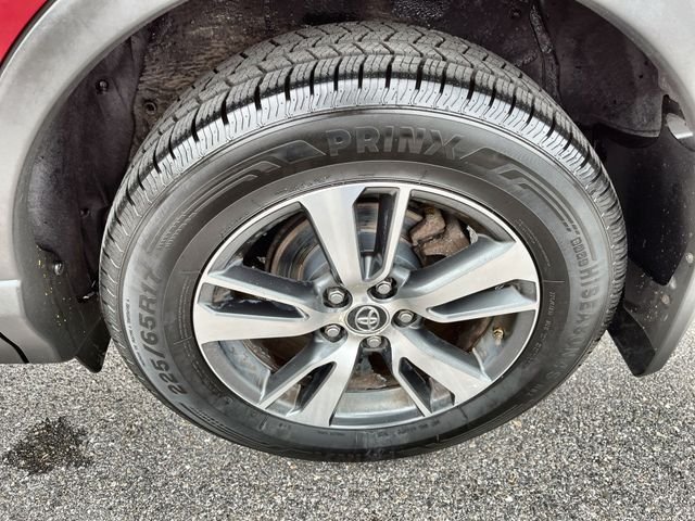 Used 2017 Red Toyota XLE image 20