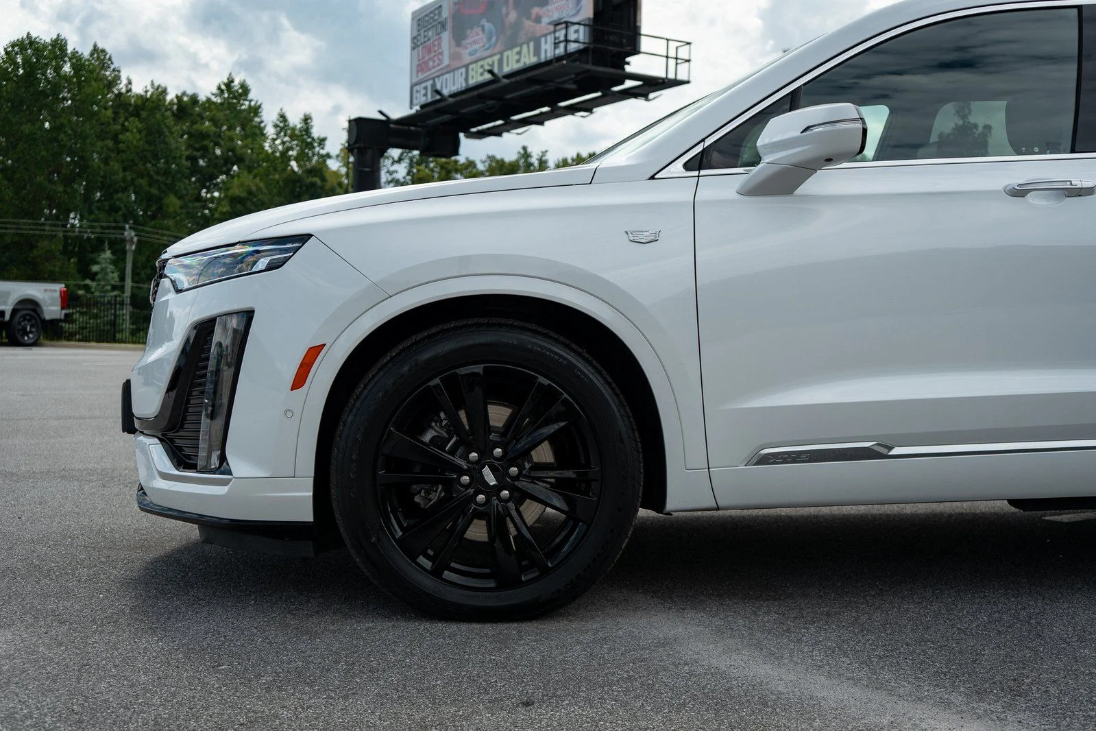 Used 2024 White Cadillac Premium Luxury image 4