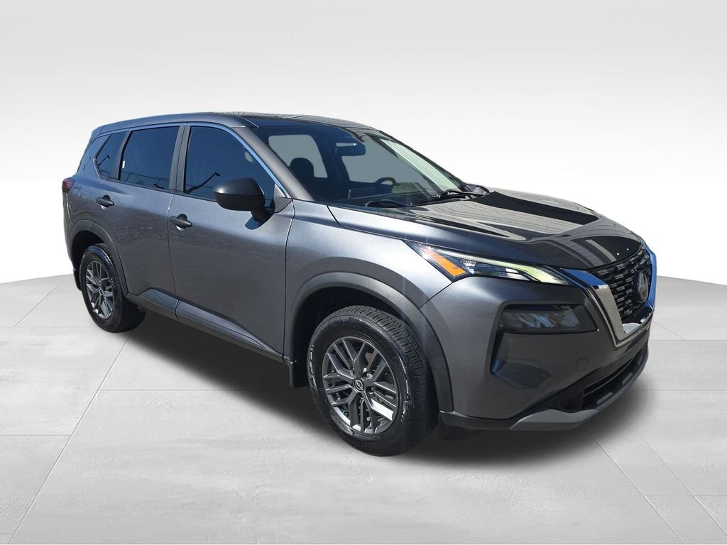 Used 2023 Gray Nissan S image 7