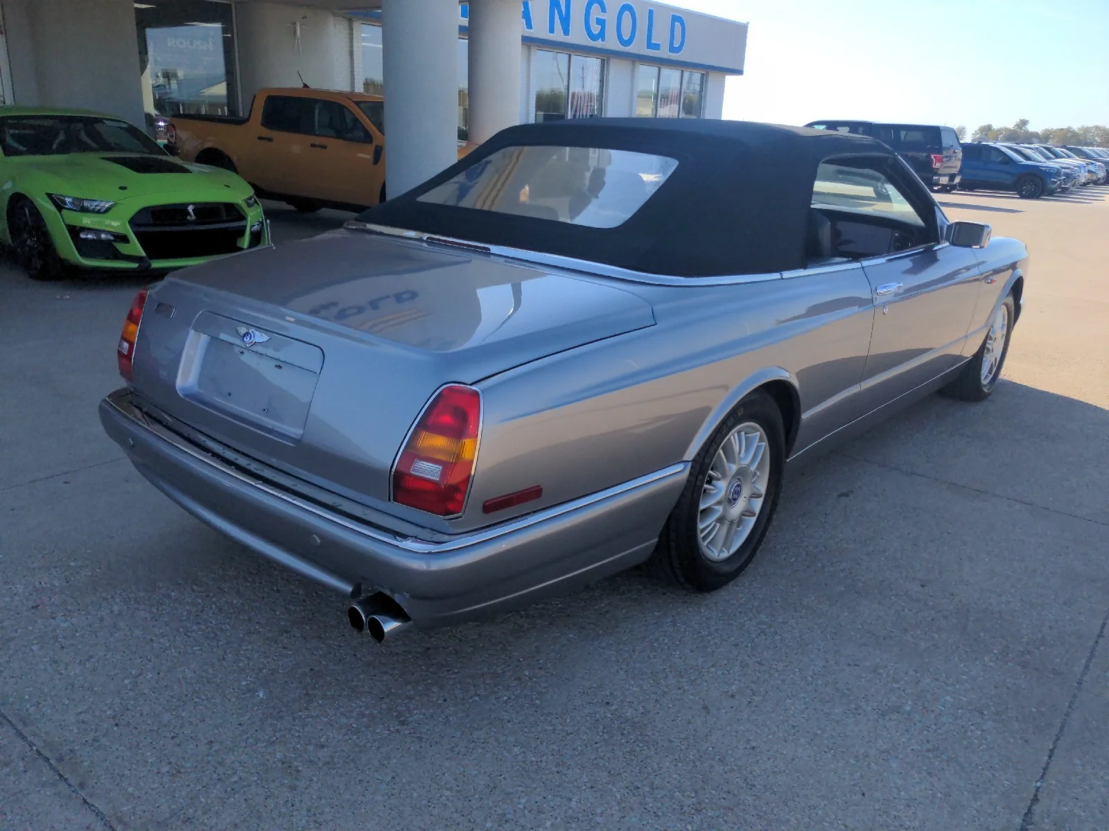 Used 2002 Silver Bentley  image 4