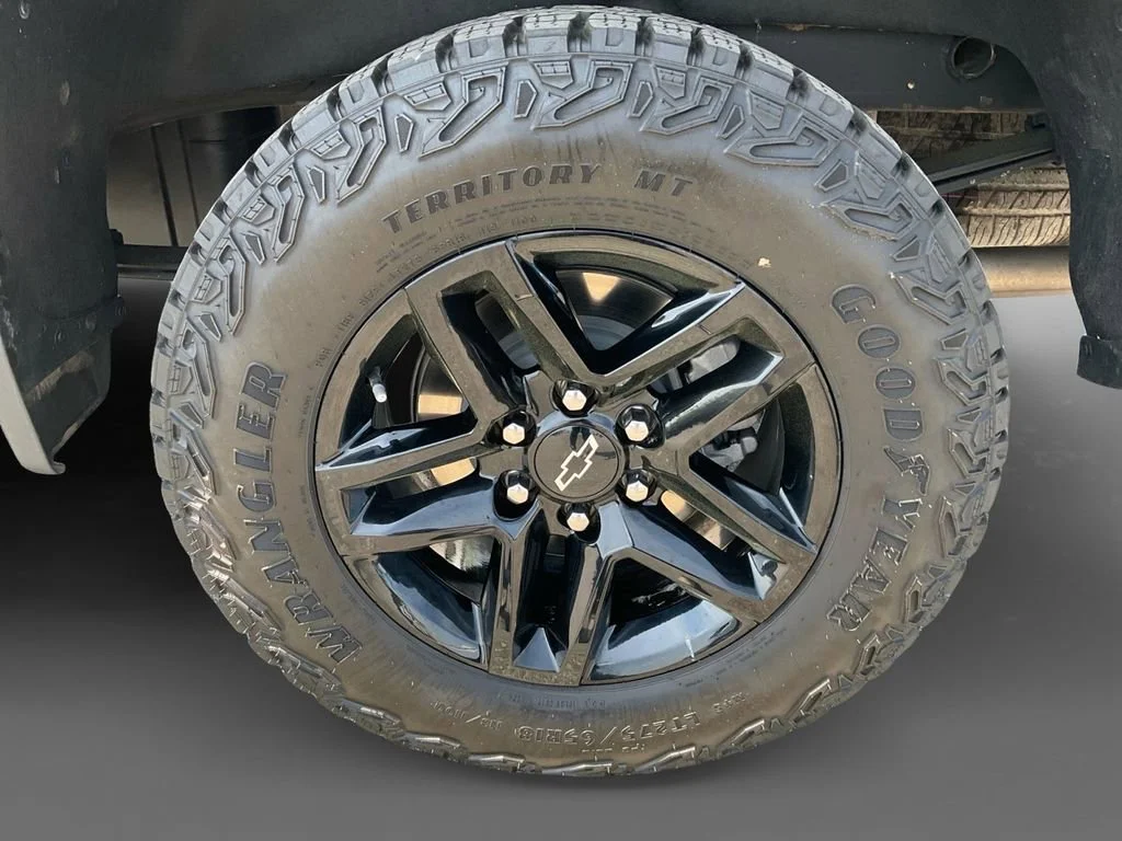 Used 2024 Summit White Chevrolet LT Trail Boss image 8