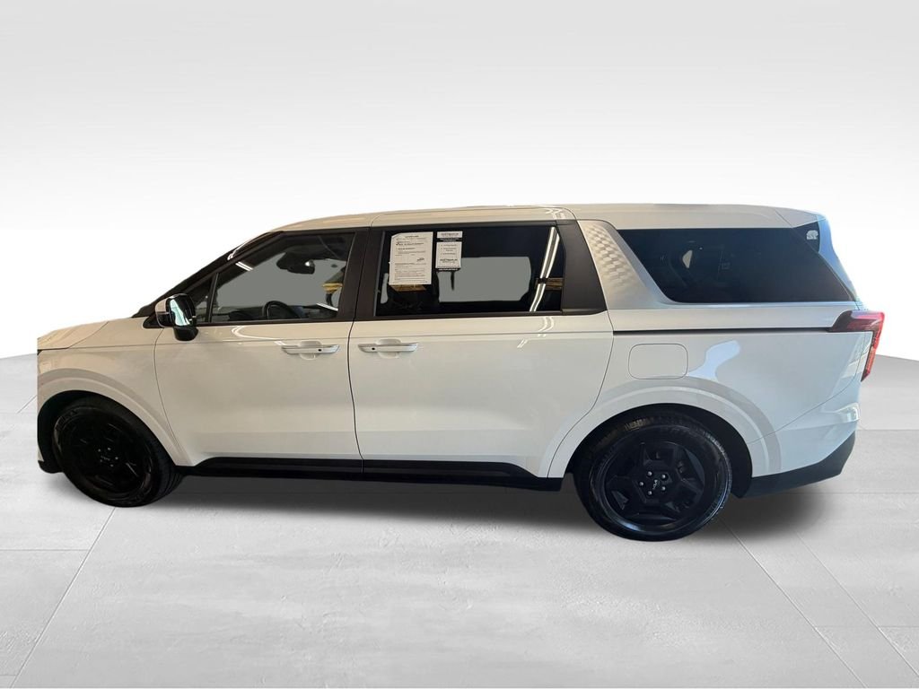 Used 2025 White Kia LXS image 3