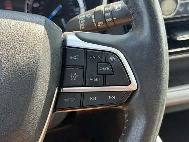 Used 2022 Gray Toyota XLE image 17
