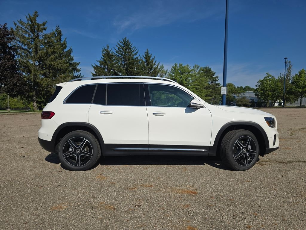 New 2026 Polar White Mercedes-Benz GLB 250 image 15