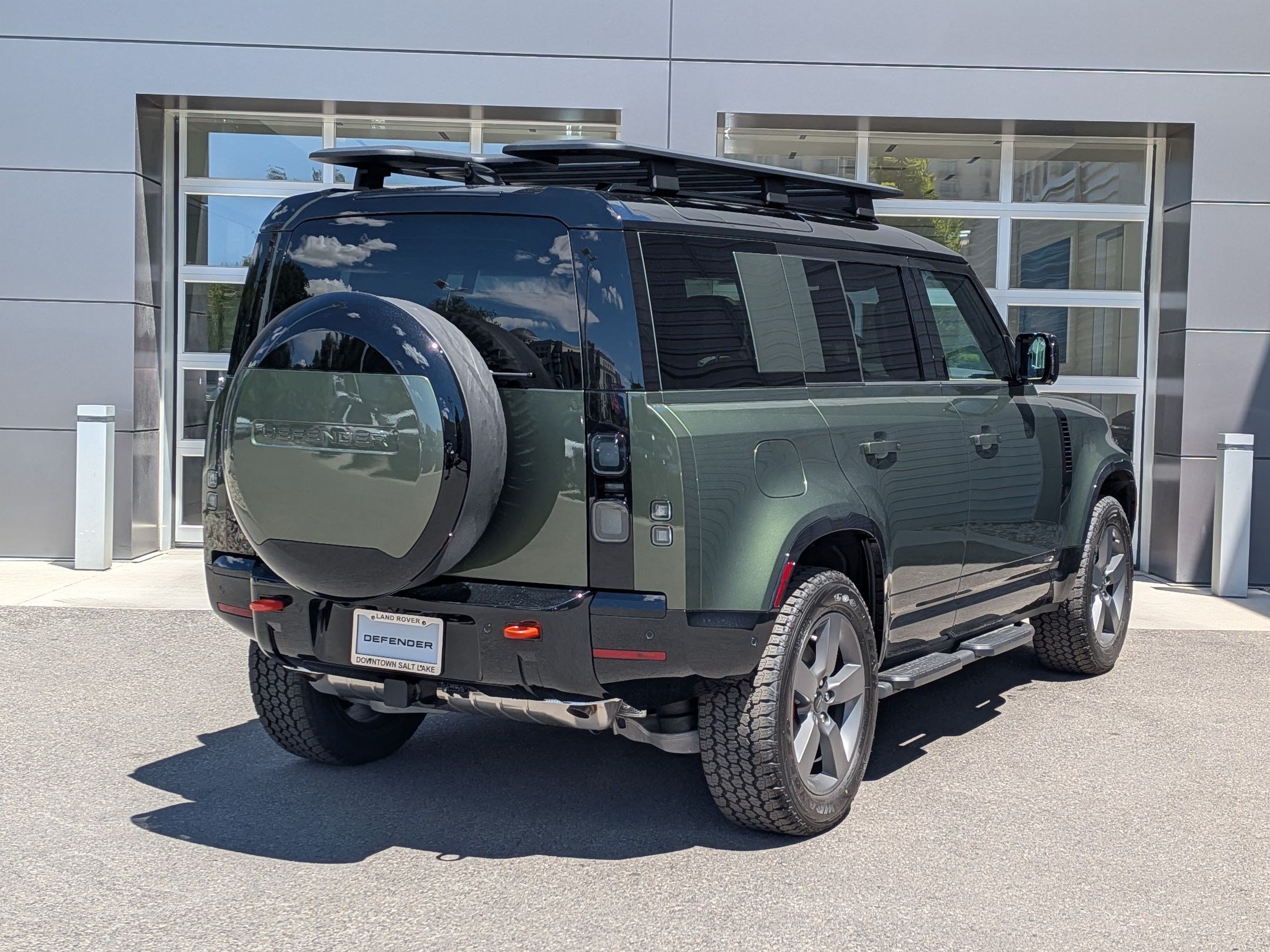 New 2026 Woolstone Green Land Rover P400 X image 5