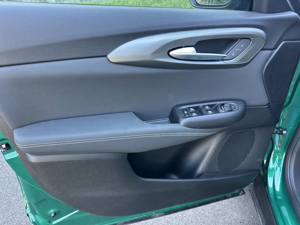 New 2026 Verde (Green) Fangio Metallic Exterior Paint Alfa Romeo Sport Speciale image 17